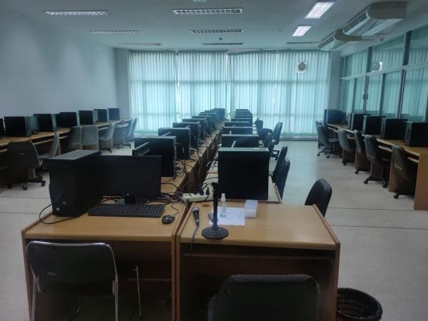 ห้องปฏิบัติการคอมพิวเตอร์ 106